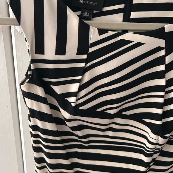 AB Studio Women's Zebra Stripe Mini Dress, Cap Sleeves w/ Zipper Back, Tailored - Picture 2 of 8